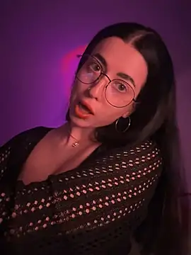 Emylia online show from February 27, 2025, 11:37 pm