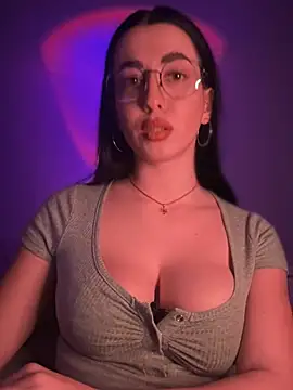 Emylia online show from February 20, 2025, 7:30 pm