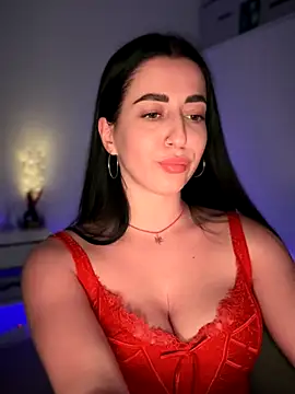 Emylia online show from December 5, 2024, 9:33 pm