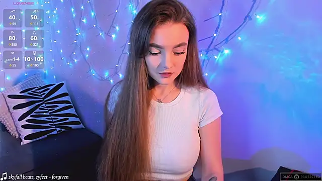 xwiuiwx online show from February 25, 2025, 6:33 pm