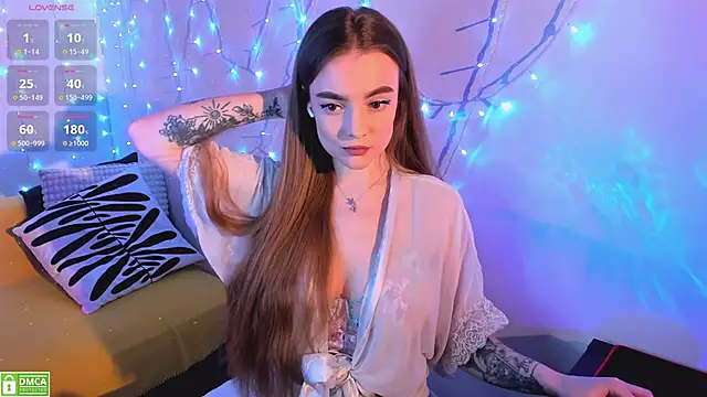 xwiuiwx online show from February 12, 2025, 4:55 pm