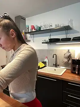 Snapshot of spottyyy chatting on February 25, 2026, 10:37 am spottyyy online show from February 25, 2026, 10:37 am