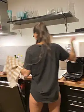 Snapshot of spottyyy chatting on January 18, 2026, 8:01 pm spottyyy online show from January 18, 2026, 8:01 pm