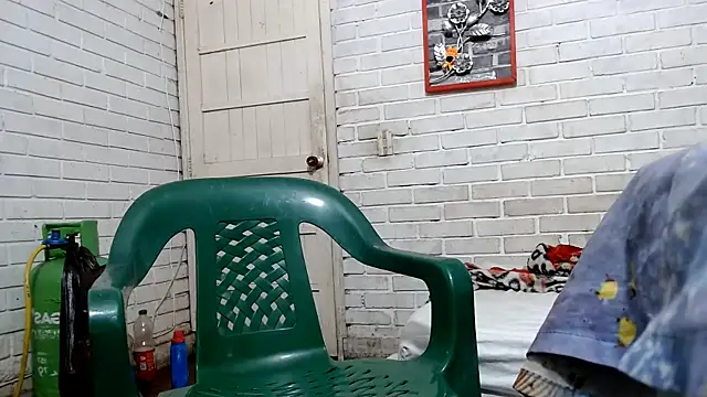 Snapshot of valeriaswang_Lucas chatting on February 21, 2026, 2:08 pm valeriaswang Lucas online show from February 21, 2026, 2:08 pm