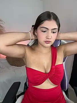 sofia henaok online show from December 4, 2025, 7:35 pm