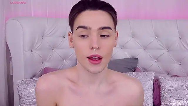 RobbyCharming online show from March 6, 2025, 7:43 pm