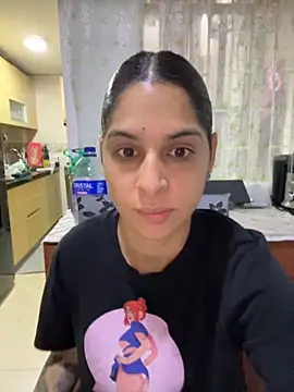 charlotte stevenss  online show from October 28, 2025, 3:00 pm