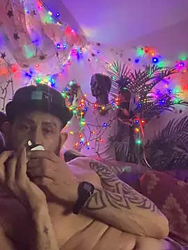 Snapshot of ItalianPapiDripDrip chatting on December 31, 2024, 12:04 pm ItalianPapiDripDrip online show from December 31, 2024, 12:04 pm