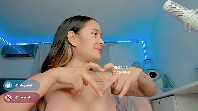 Snapshot of Yellowranger1 chatting on February 6, 2026, 2:51 am Yellowranger1 online show from February 6, 2026, 2:51 am