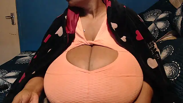 CUTEFIRMMELONSS online show from September 18, 2025, 9:18 pm