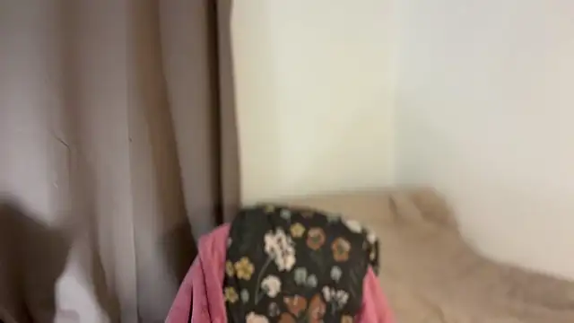 ehotlovea  online show from September 26, 2025, 4:25 pm