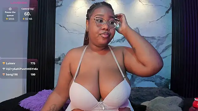Darnellqueen online show from June 13, 2026, 1:03 am