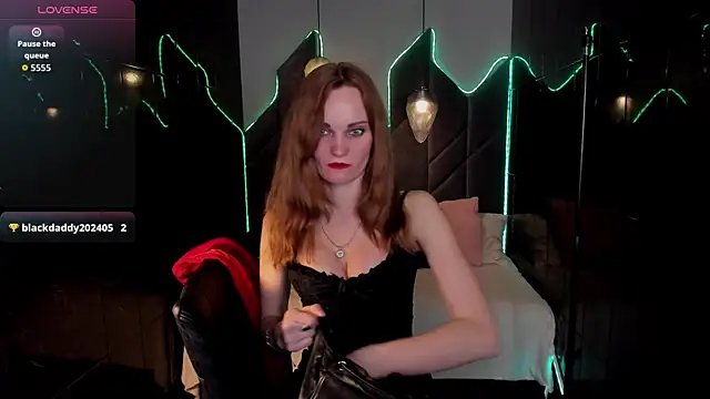 SaraSubtlety online show from April 18, 2026, 7:18 pm