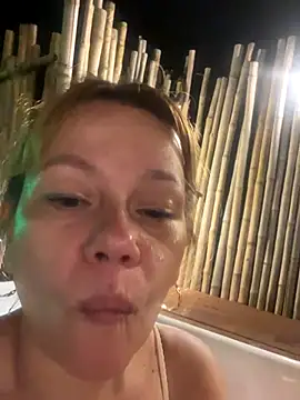 Snapshot of MilfClarett chatting on October 3, 2025, 1:42 am MilfClarett online show from October 3, 2025, 1:42 am