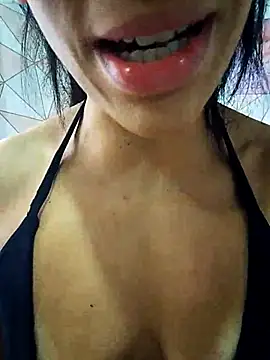 Snapshot of jessy905 chatting on April 22, 2026, 12:23 pm jessy905 online show from April 22, 2026, 12:23 pm