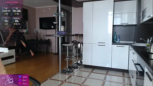 roxana brooks online show from September 10, 2025, 10:58 am