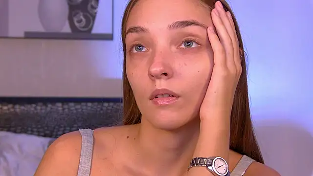 VirginieCruz online show from September 8, 2025, 7:24 pm