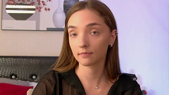 VirginieCruz online show from March 13, 2025, 11:30 am