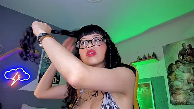 Snapshot of Marcelinee__ chatting on January 11, 2025, 4:27 am Marcelinee online show from January 11, 2025, 4:27 am