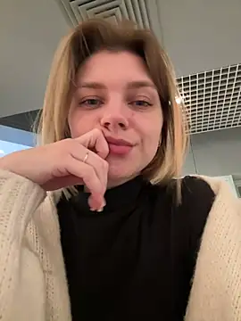 Snapshot of ValenciaShock chatting on February 15, 2026, 6:58 am ValenciaShock online show from February 15, 2026, 6:58 am