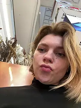 ValenciaShock online show from March 19, 2026, 6:35 am