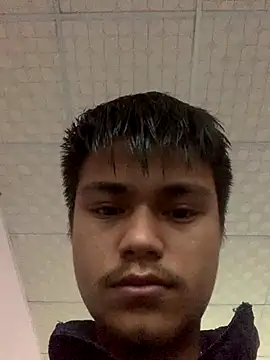 Hullax online show from November 1, 2025, 1:12 am