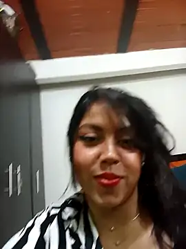 leah passion online show from October 18, 2025, 8:00 pm