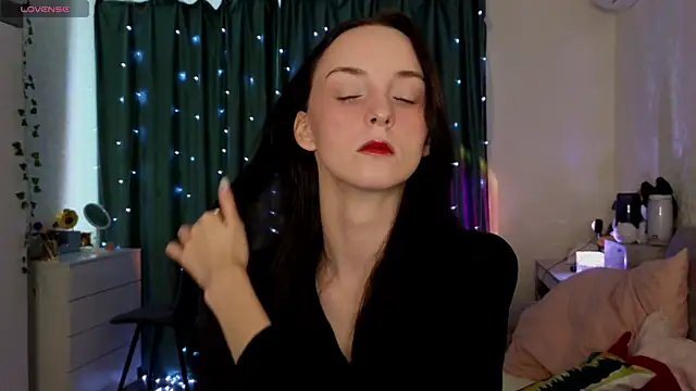 Silver rains online show from March 5, 2025, 12:44 pm