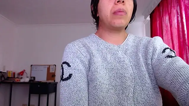 Snapshot of VALERY_MEER chatting on June 4, 2026, 12:32 pm VALERY MEER online show from June 4, 2026, 12:32 pm