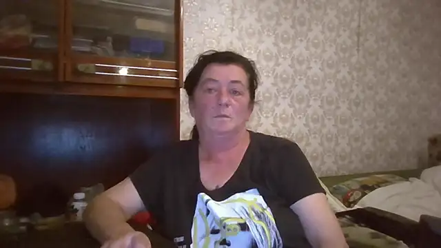 GypsiQueen2 online show from September 20, 2025, 7:19 pm