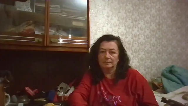 GypsiQueen2 online show from October 19, 2025, 4:43 pm