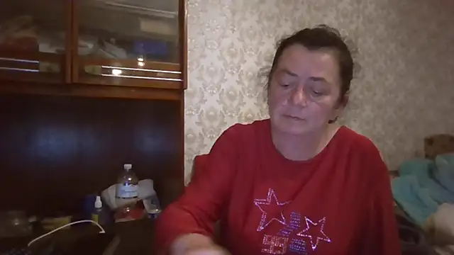 GypsiQueen2 online show from October 5, 2025, 5:14 pm