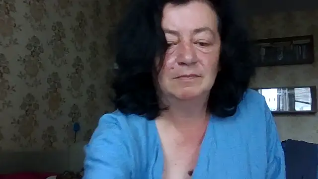 Snapshot of GypsiQueen2 chatting on July 19, 2026, 8:12 am GypsiQueen2 online show from July 19, 2026, 8:12 am