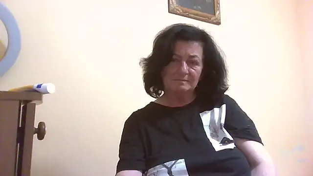 GypsiQueen2 online show from May 31, 2026, 6:42 pm