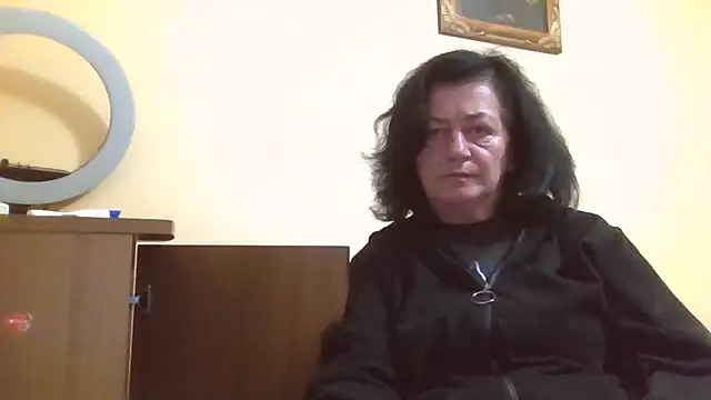 Snapshot of GypsiQueen2 chatting on June 14, 2026, 6:53 pm GypsiQueen2 online show from June 14, 2026, 6:53 pm
