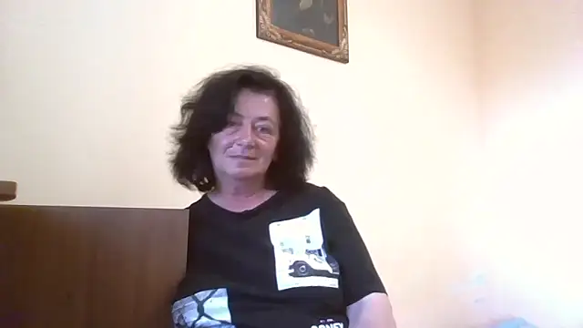 Snapshot of GypsiQueen2 chatting on June 11, 2026, 5:43 pm GypsiQueen2 online show from June 11, 2026, 5:43 pm