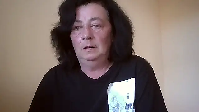 GypsiQueen2 online show from May 13, 2026, 4:03 pm