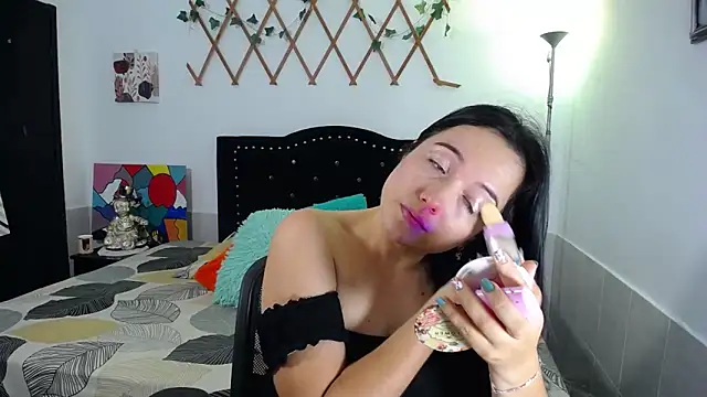 Snapshot of naughty_girl_4u chatting on April 17, 2026, 5:38 pm naughty girl 4u online show from April 17, 2026, 5:38 pm