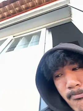 juniiorre online show from October 11, 2025, 8:04 am