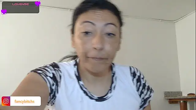 Snapshot of ErikaRika chatting on December 23, 2024, 3:11 pm ErikaRika online show from December 23, 2024, 3:11 pm