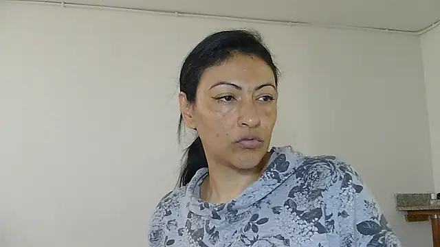 Snapshot of ErikaRika chatting on December 19, 2024, 5:08 pm ErikaRika online show from December 19, 2024, 5:08 pm
