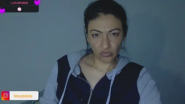 Snapshot of ErikaRika chatting on December 20, 2024, 5:14 am ErikaRika online show from December 20, 2024, 5:14 am