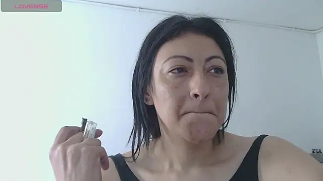 Snapshot of ErikaRika chatting on February 23, 2025, 4:35 pm ErikaRika online show from February 23, 2025, 4:35 pm