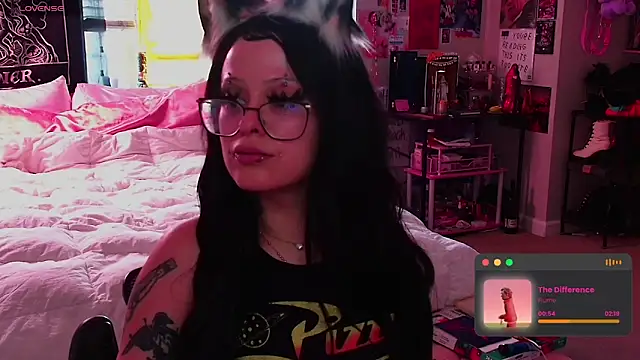 Snapshot of MissRomero chatting on March 14, 2026, 7:42 pm MissRomero online show from March 14, 2026, 7:42 pm