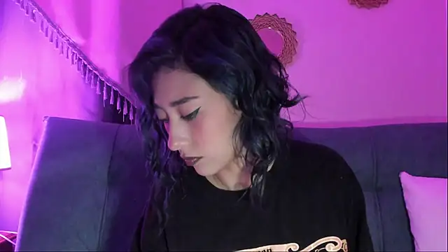 Snapshot of Scarlet_wd18 chatting on October 30, 2025, 11:34 pm Scarlet wd18 online show from October 30, 2025, 11:34 pm