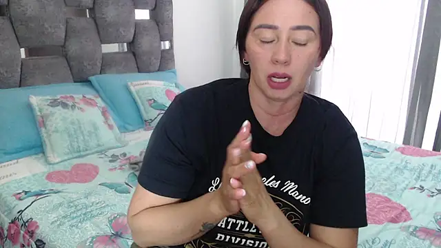 sara hott 1 online show from March 12, 2026, 7:40 pm