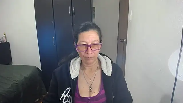 latin49 online show from April 11, 2026, 5:48 am