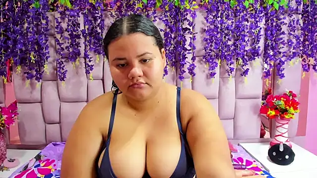 ValenTitis online show from February 5, 2025, 7:42 pm