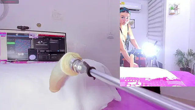 Soraya Davis online show from October 12, 2025, 9:21 am