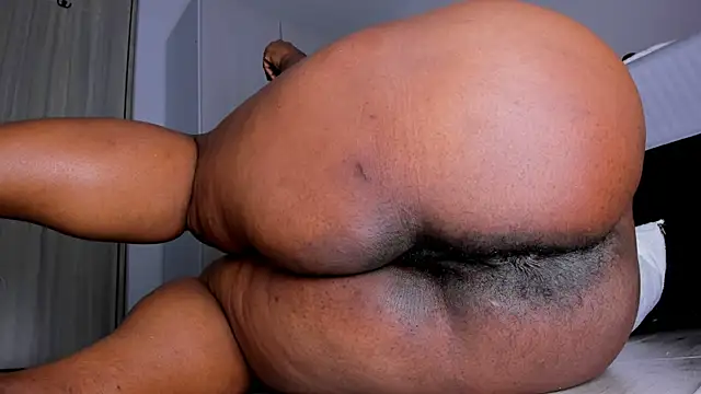 Skarleth69 online show from October 15, 2025, 2:32 am